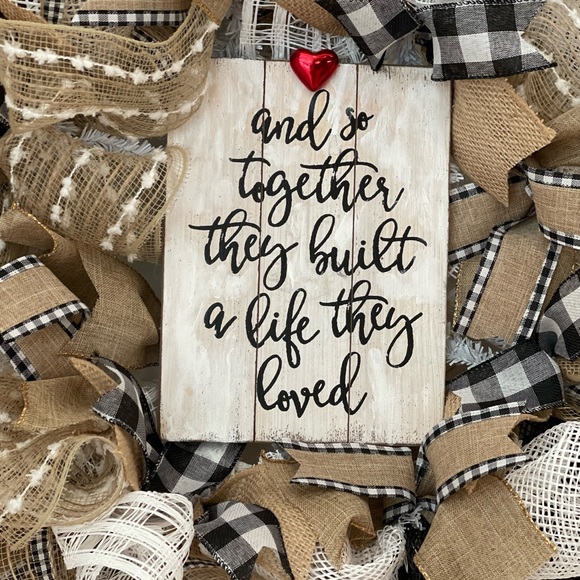 VALENTINE’S DAY Wreath “And so together they built a life they loved” 24” FULL - Picture 2 of 8